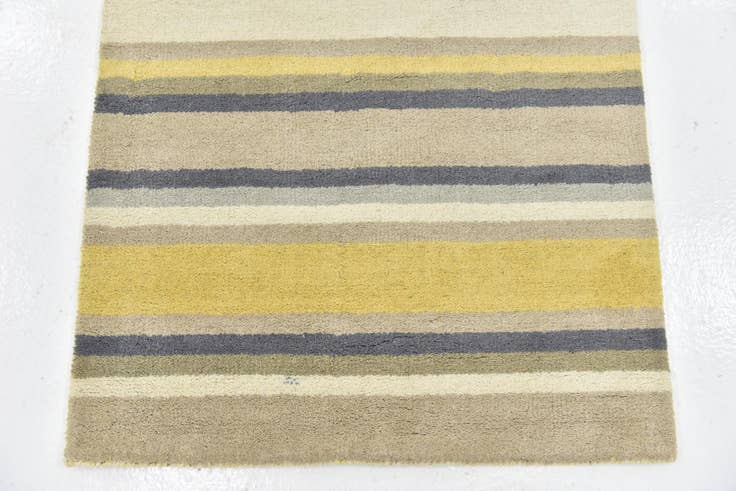 Detail image of 2' 8 x 5' Luna Wool Rug