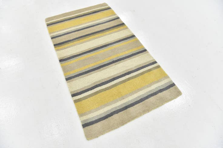 Detail image of 2' 8 x 4' 10 Luna Wool Rug