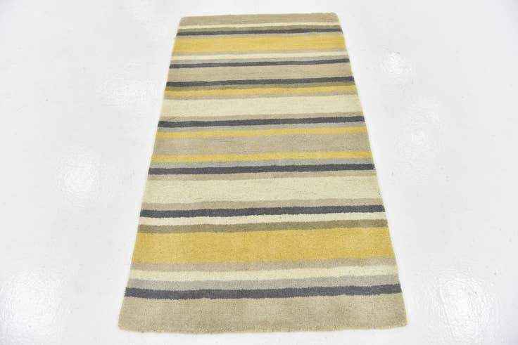 Detail image of 2' 8 x 4' 10 Luna Wool Rug