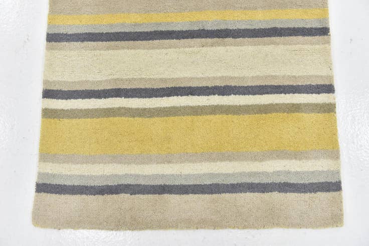 Detail image of 2' 8 x 4' 10 Luna Wool Rug