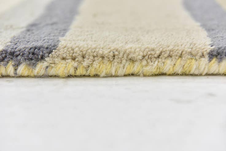 Detail image of 2' 8 x 4' 10 Luna Wool Rug