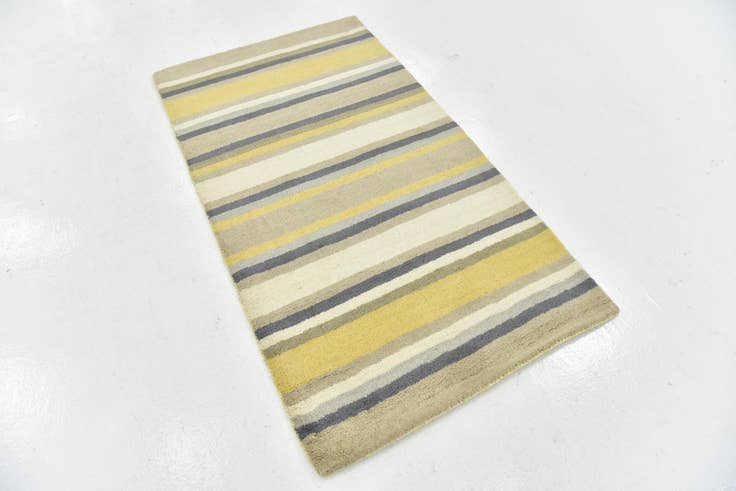 Detail image of 2' 8 x 4' 10 Luna Wool Rug