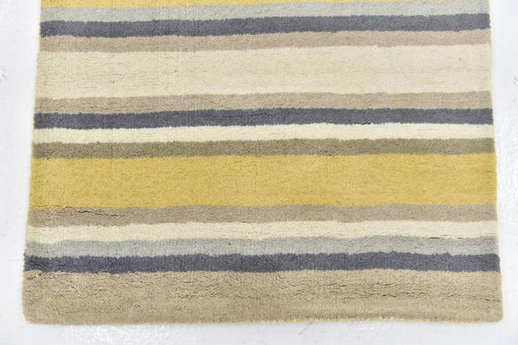 Detail image of 2' 8 x 4' 10 Luna Wool Rug