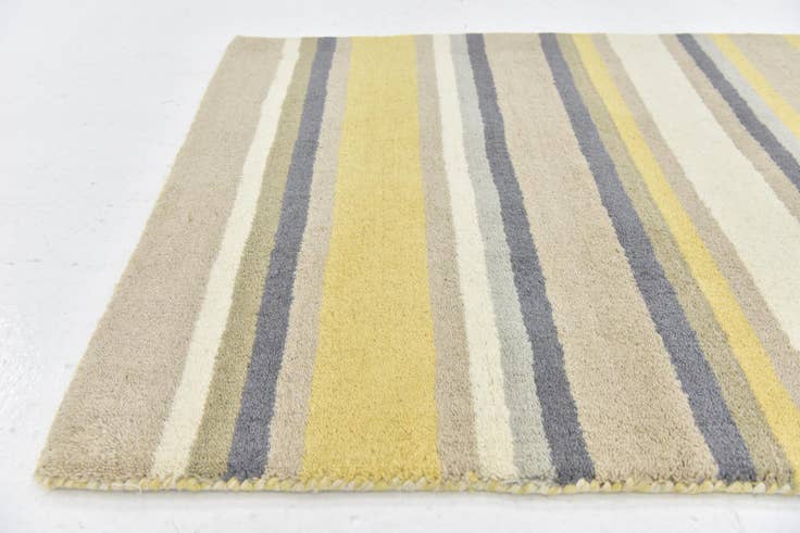 Detail image of 2' 8 x 4' 10 Luna Wool Rug