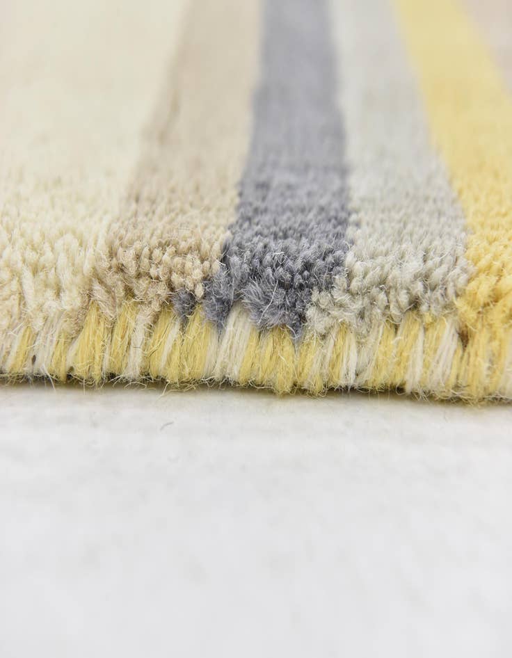 Detail image of 2' 8 x 5' Luna Wool Rug