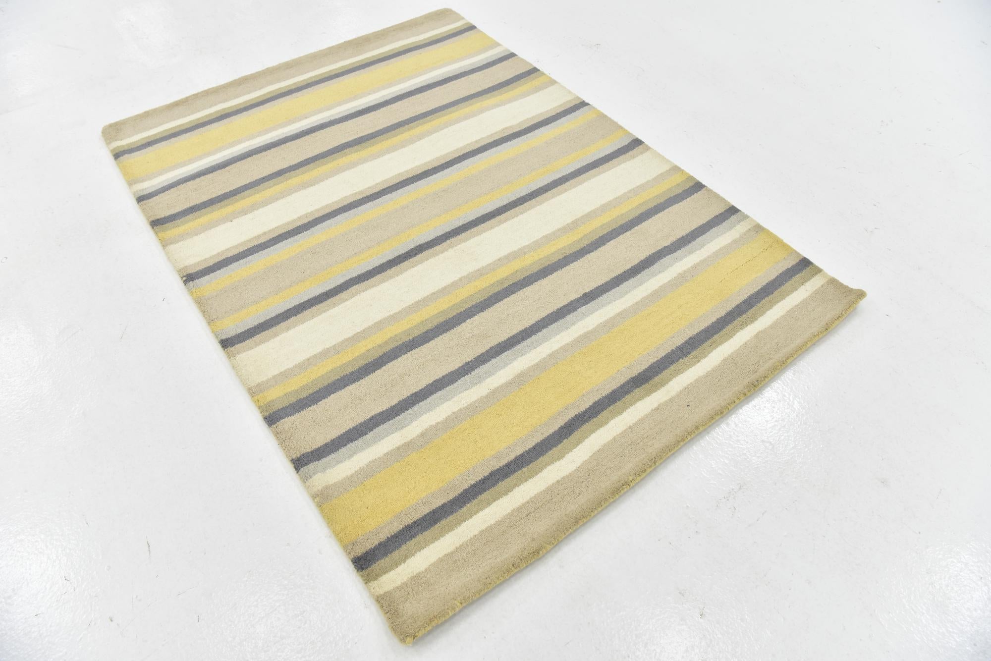 4' x 5' 8 Luna Wool Rug