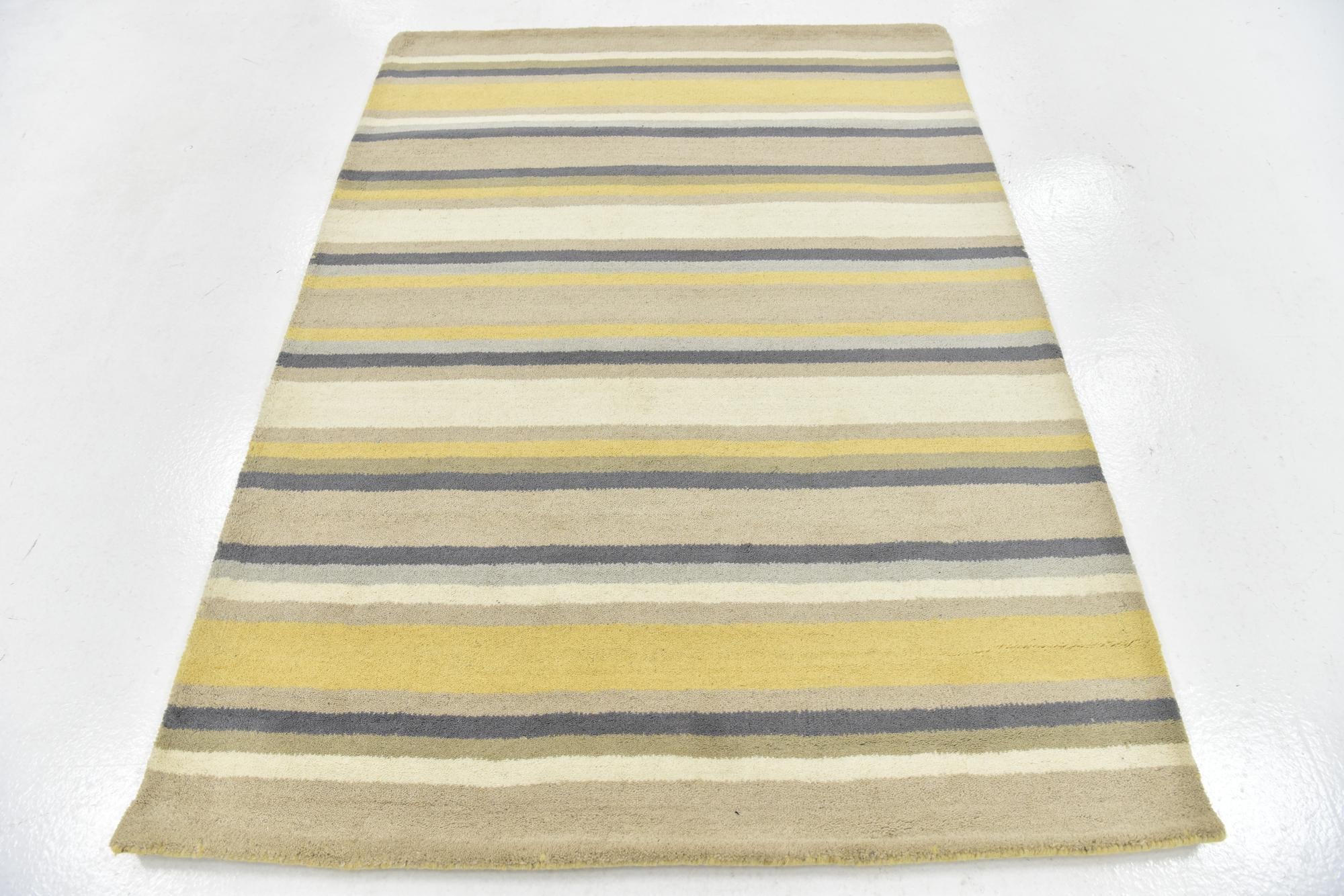 4' x 5' 8 Luna Wool Rug