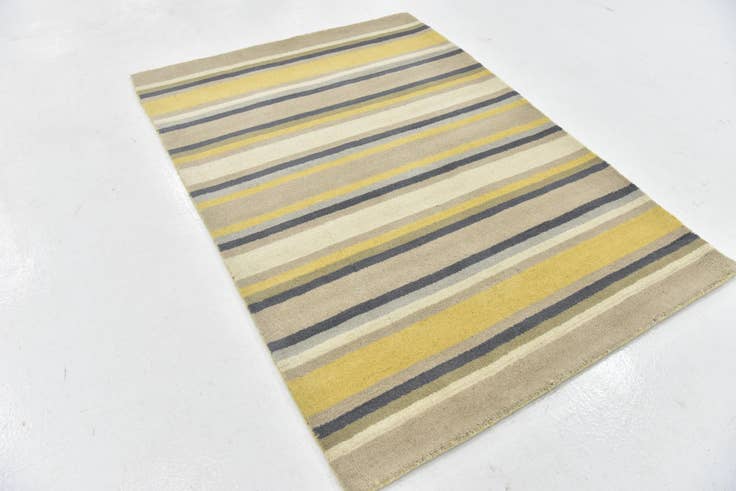 Detail image of 4' x 5' 6 Luna Wool Rug