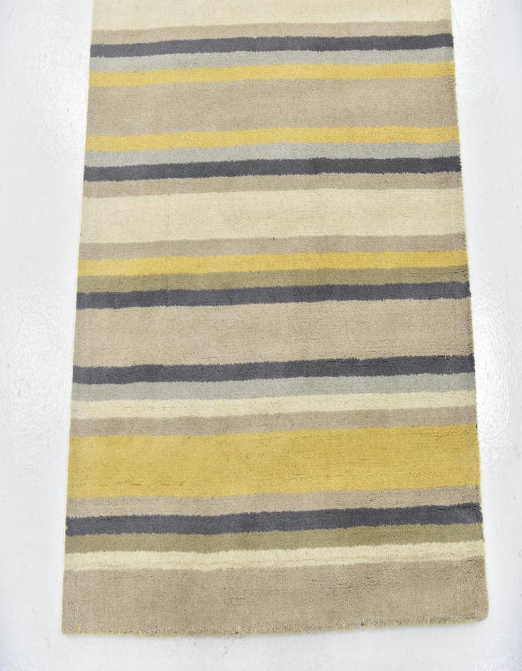 Detail image of 4' x 5' 6 Luna Wool Rug