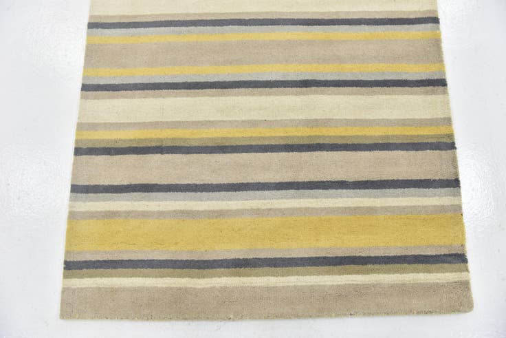 Detail image of 4' x 5' 6 Luna Wool Rug