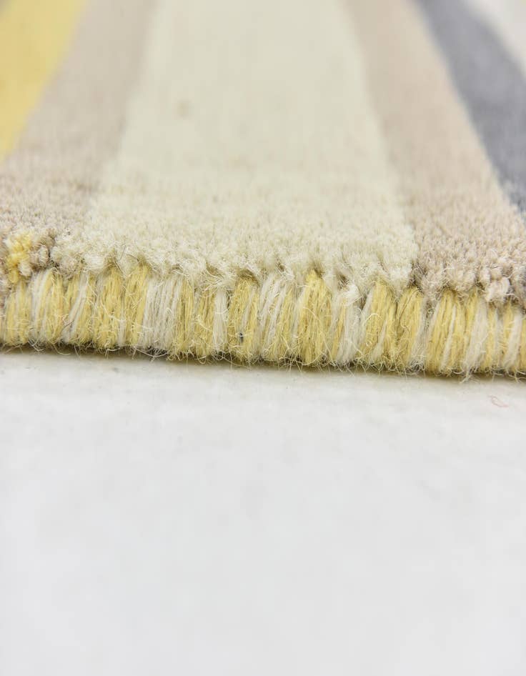 Detail image of 4' x 5' 6 Luna Wool Rug