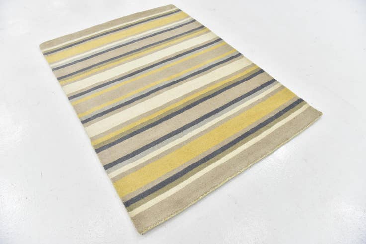 Detail image of 4' x 5' 6 Luna Wool Rug