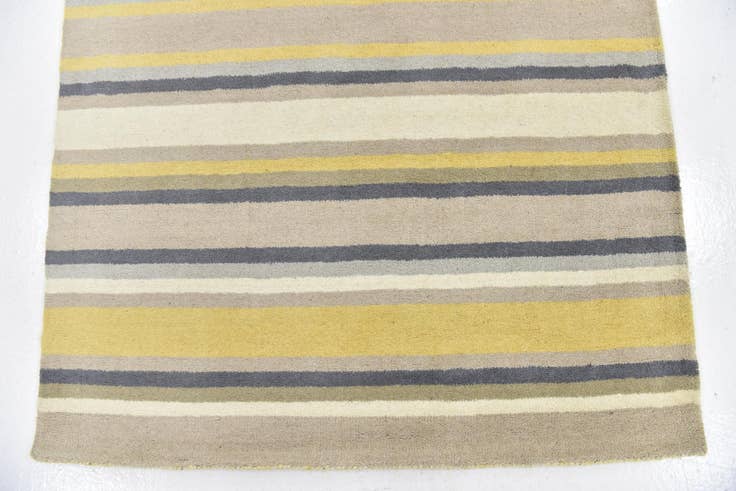 Detail image of 4' x 5' 6 Luna Wool Rug