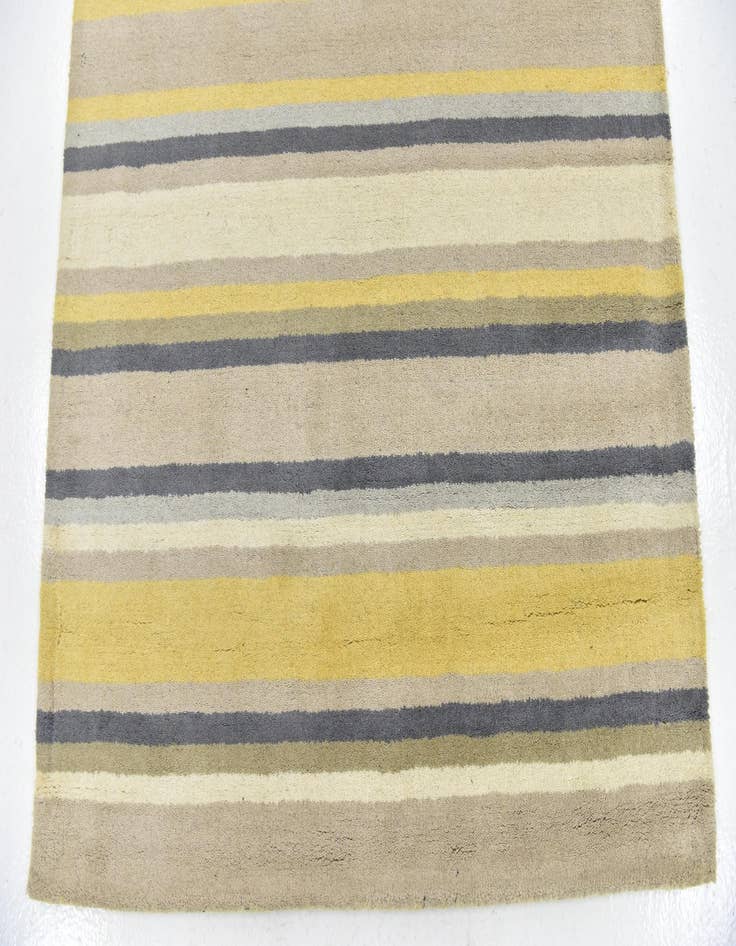 Detail image of 4' x 5' 7 Luna Wool Rug