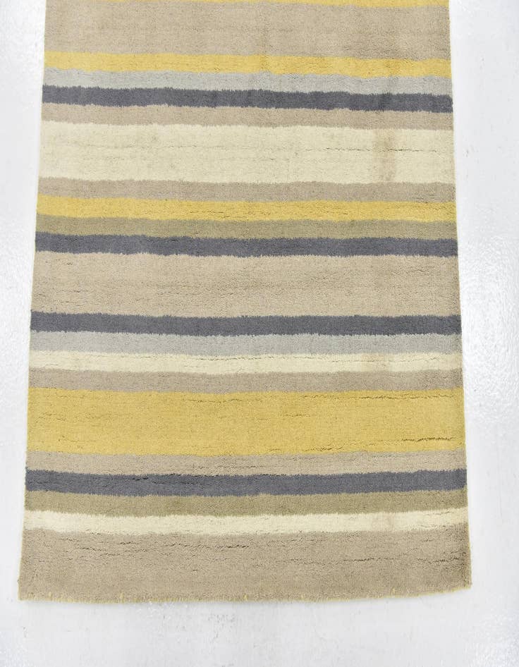 Detail image of 4' x 5' 6 Luna Wool Rug