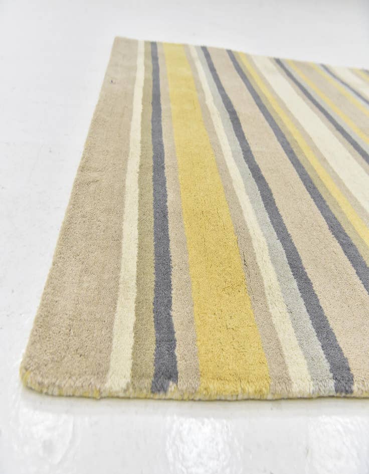 Detail image of 4' x 5' 6 Luna Wool Rug
