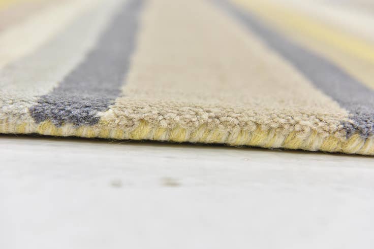 Detail image of 4' x 5' 6 Luna Wool Rug