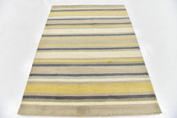 Detail image of 4' x 5' 6 Luna Wool Rug