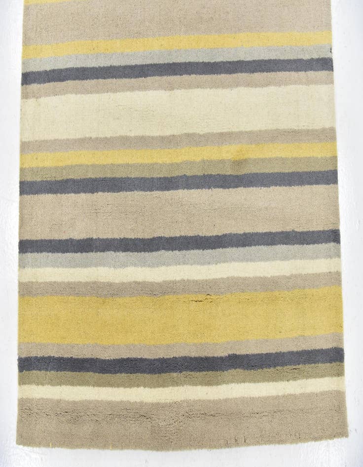 Detail image of 4' x 5' 6 Luna Wool Rug
