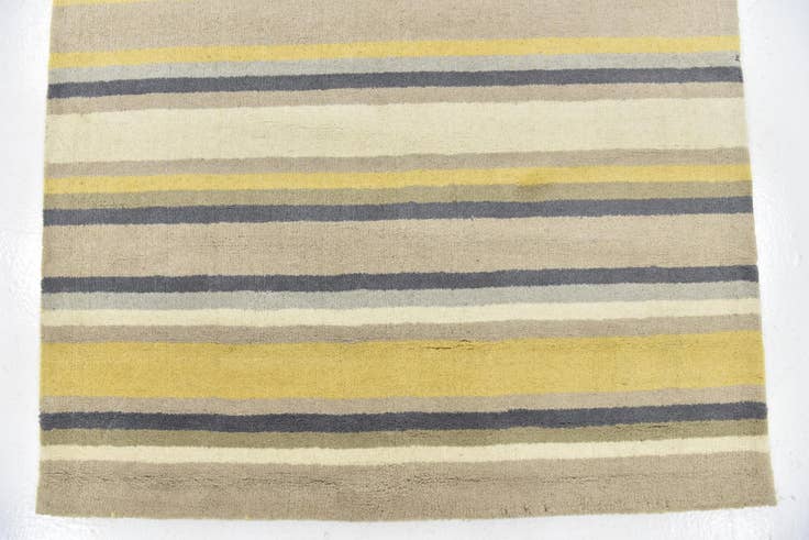 Detail image of 4' x 5' 6 Luna Wool Rug