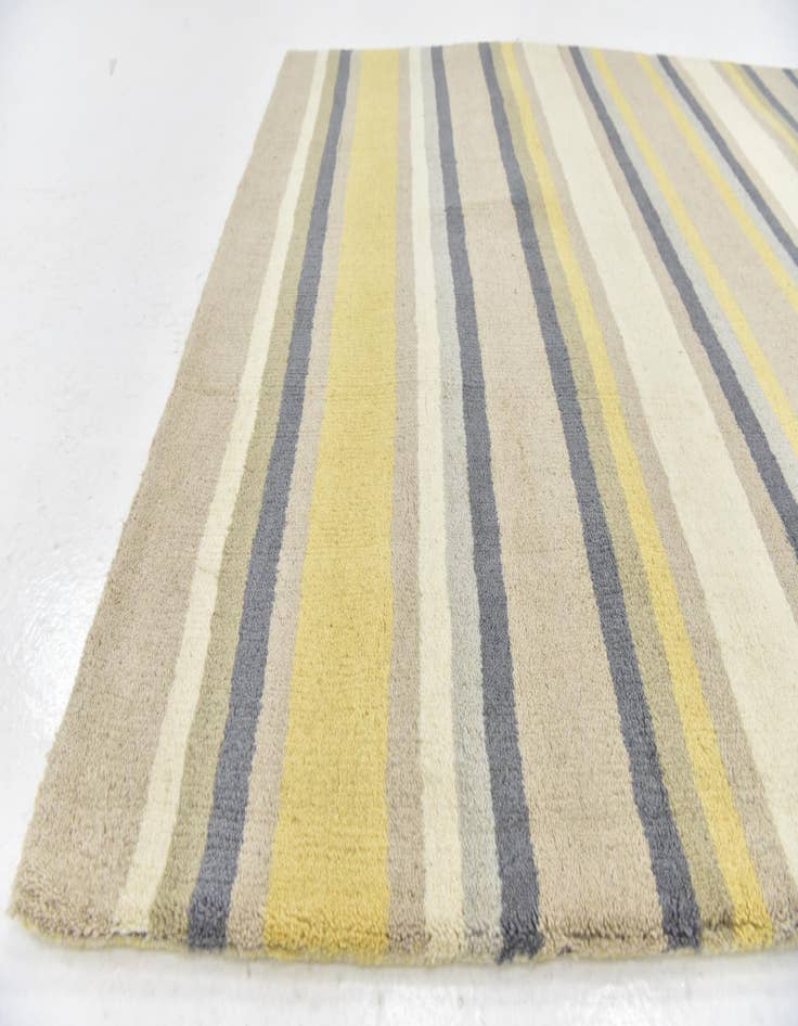 Detail image of 4' x 5' 6 Luna Wool Rug