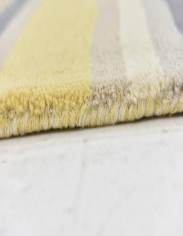 Detail image of 4' x 5' 6 Luna Wool Rug