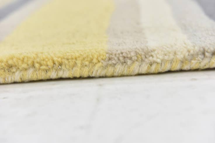 Detail image of 4' x 5' 6 Luna Wool Rug