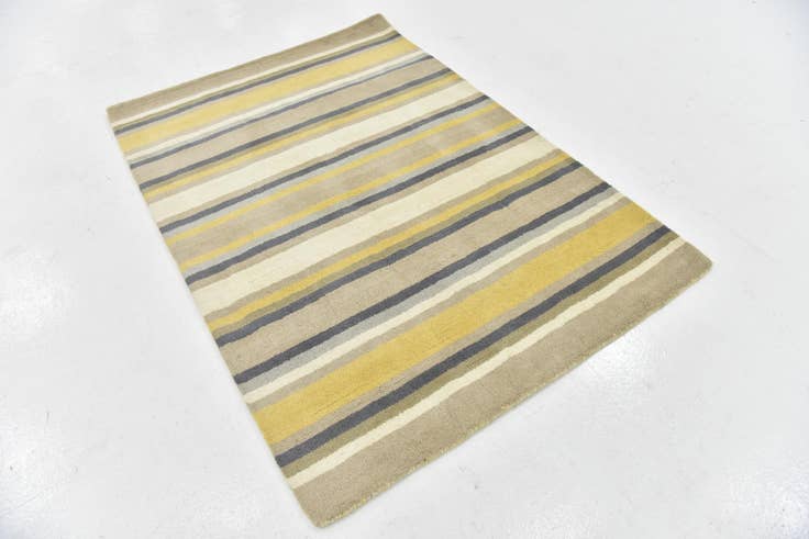 Detail image of 3' 10 x 5' 6 Luna Wool Rug