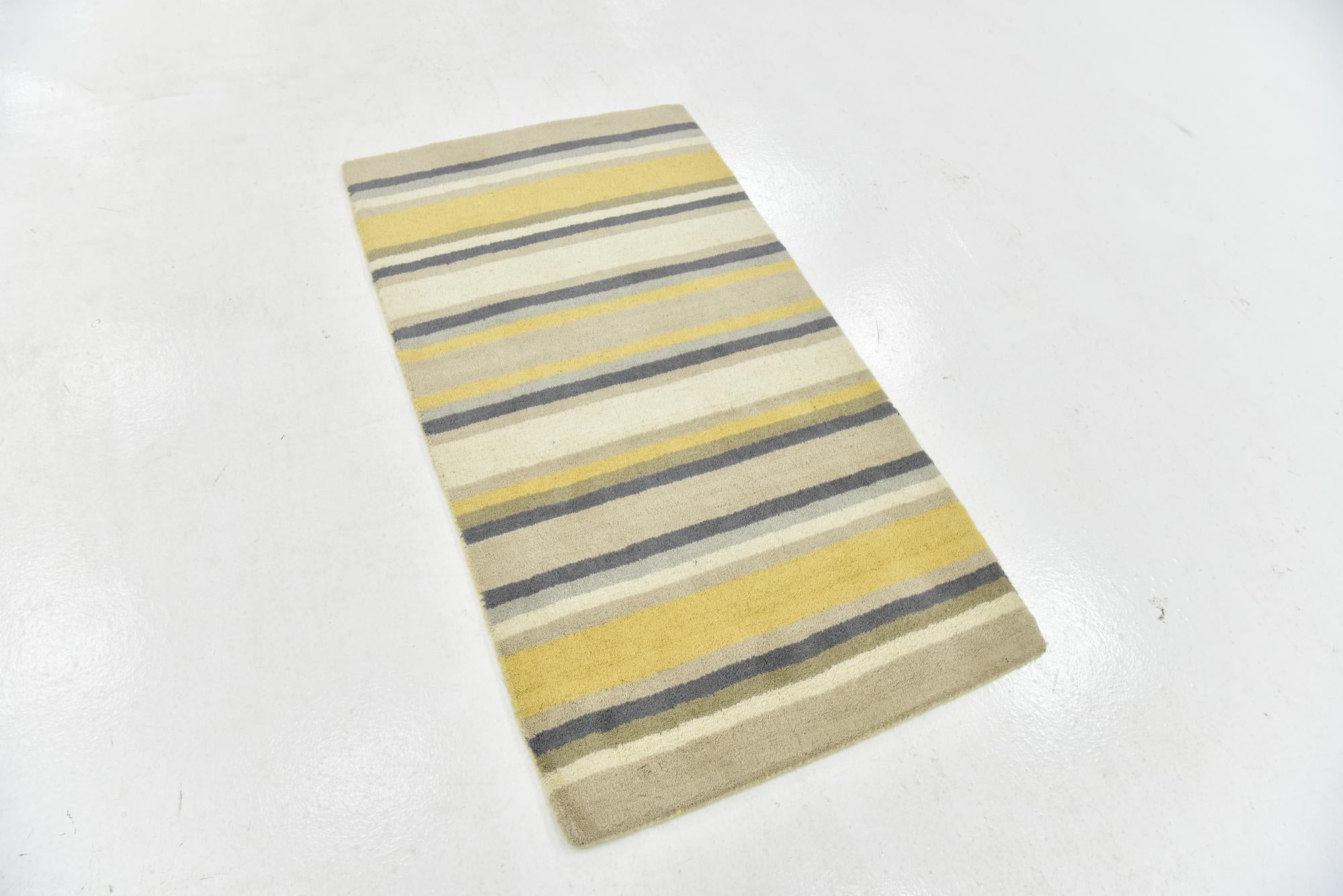 2' 8 x 5' Luna Wool Rug