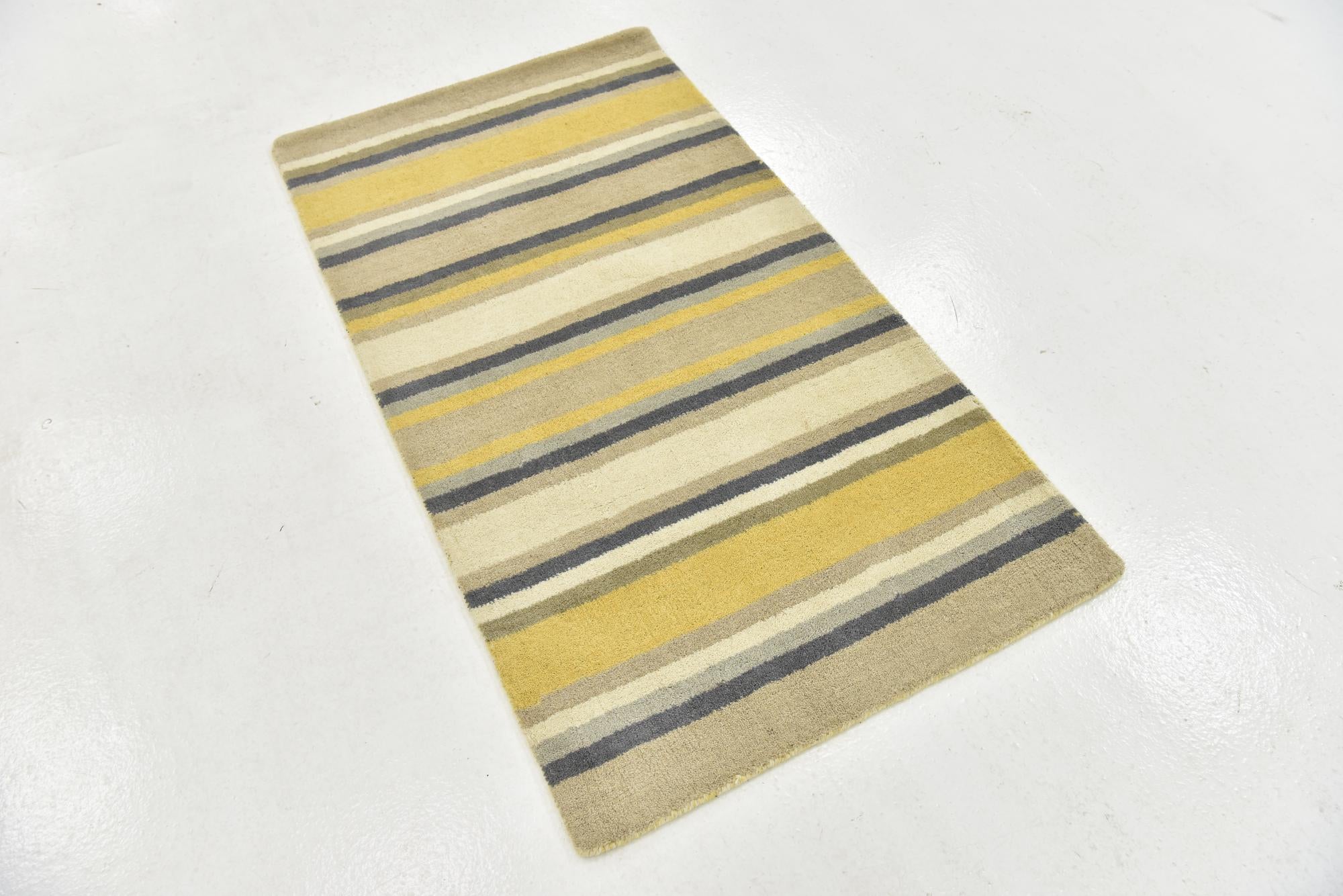 2' 9 x 5' Luna Wool Rug