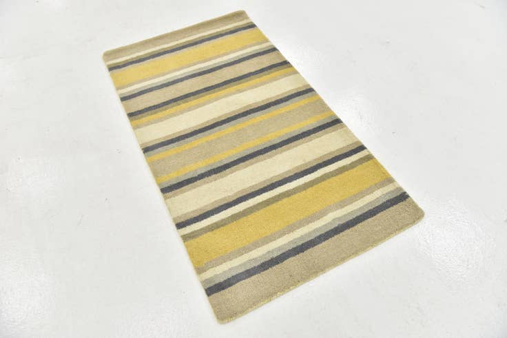 Detail image of 2' 9 x 5' Luna Wool Rug