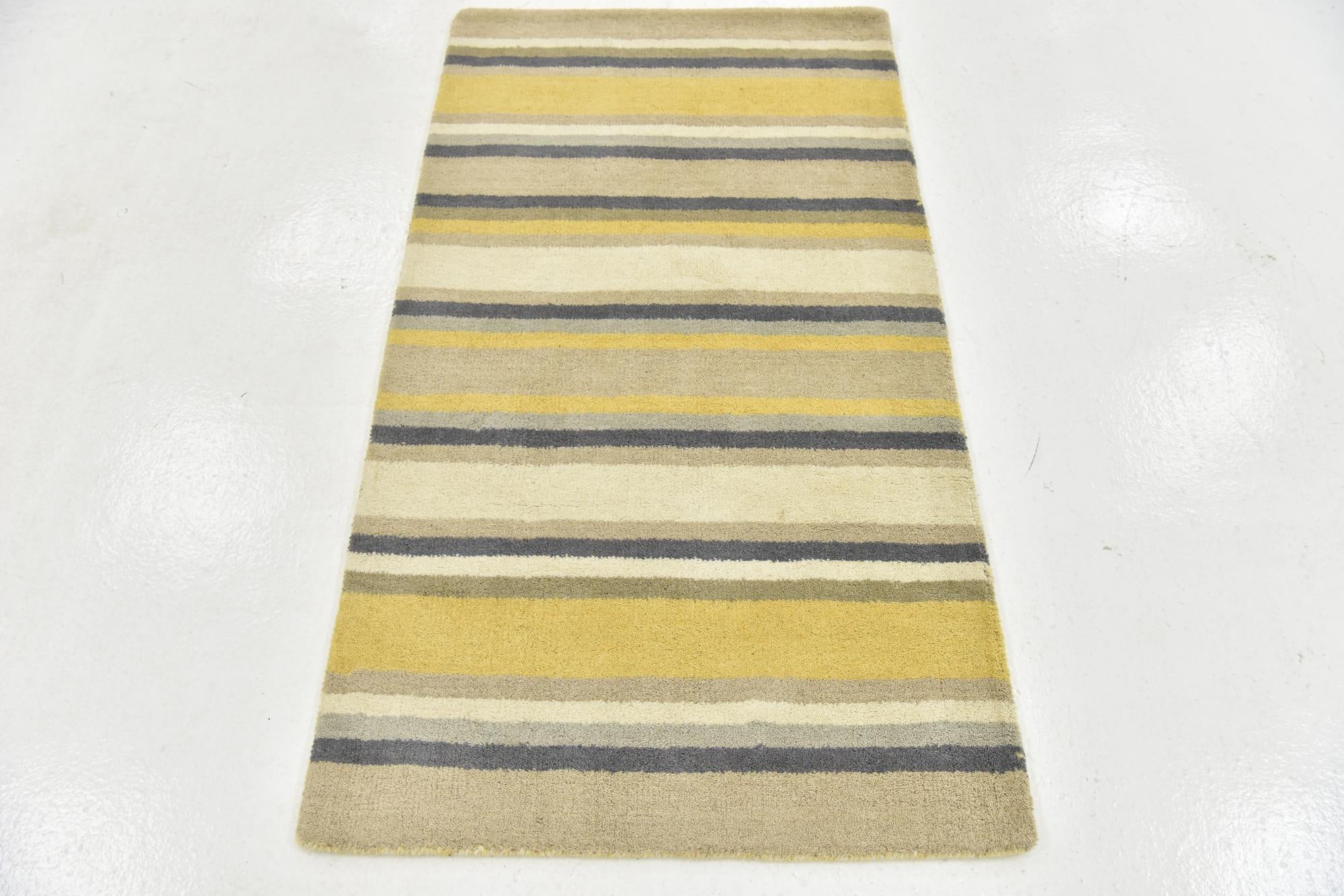 2' 9 x 5' Luna Wool Rug