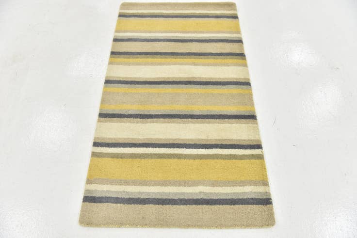 Detail image of 2' 9 x 5' Luna Wool Rug