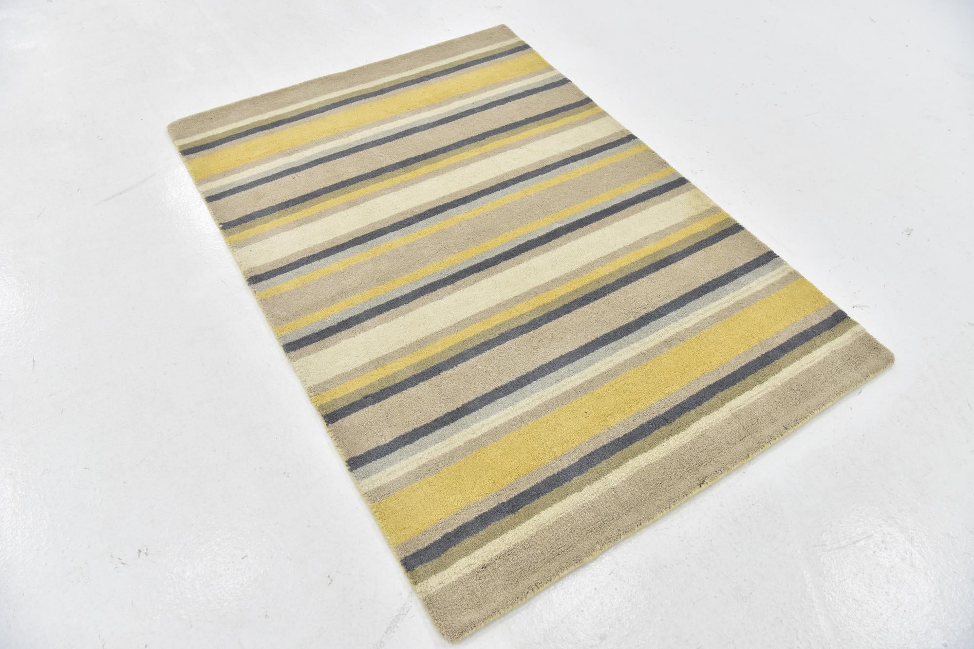 4' x 5' 7 Luna Wool Rug