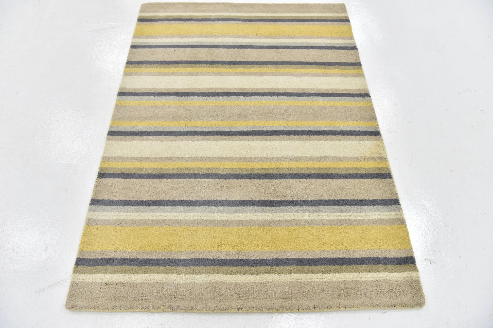4' x 5' 7 Luna Wool Rug