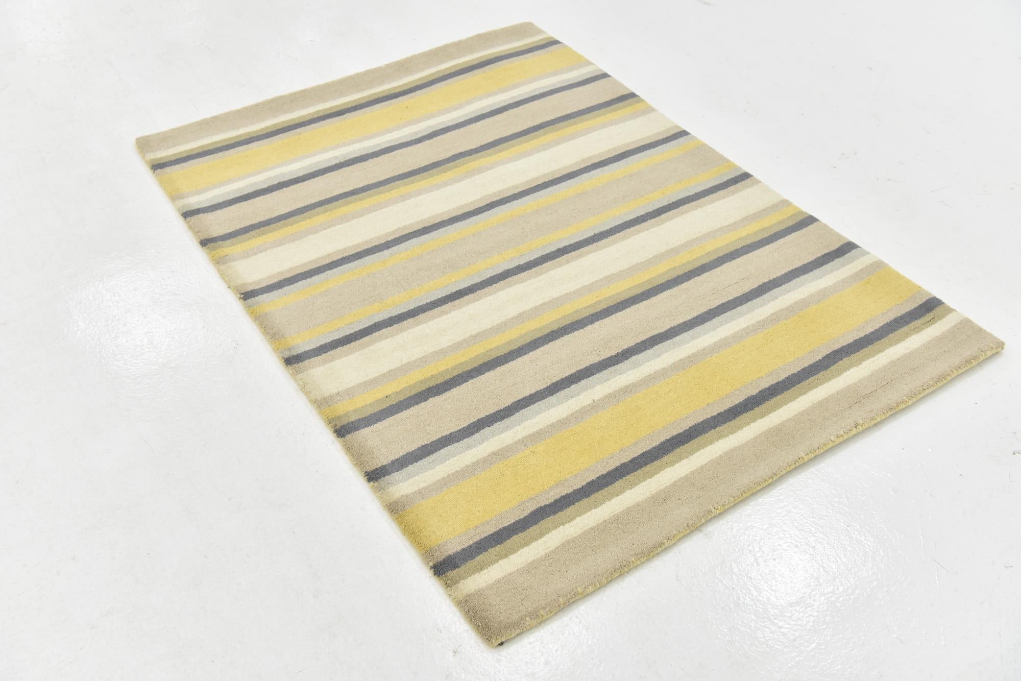 4' x 5' Luna Wool Rug