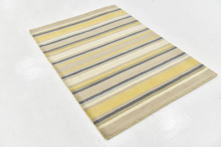 Detail image of 4' x 5' Luna Wool Rug