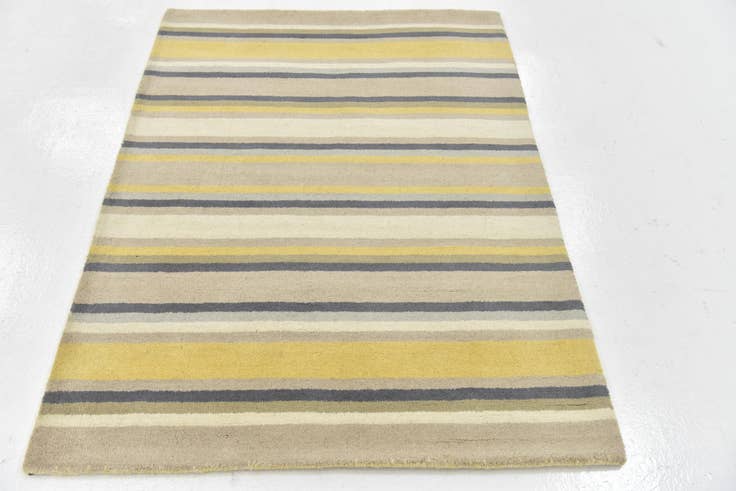 Detail image of 4' x 5' Luna Wool Rug