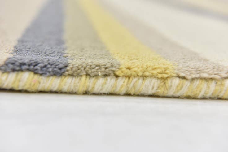 Detail image of 4' x 5' 8 Luna Wool Rug