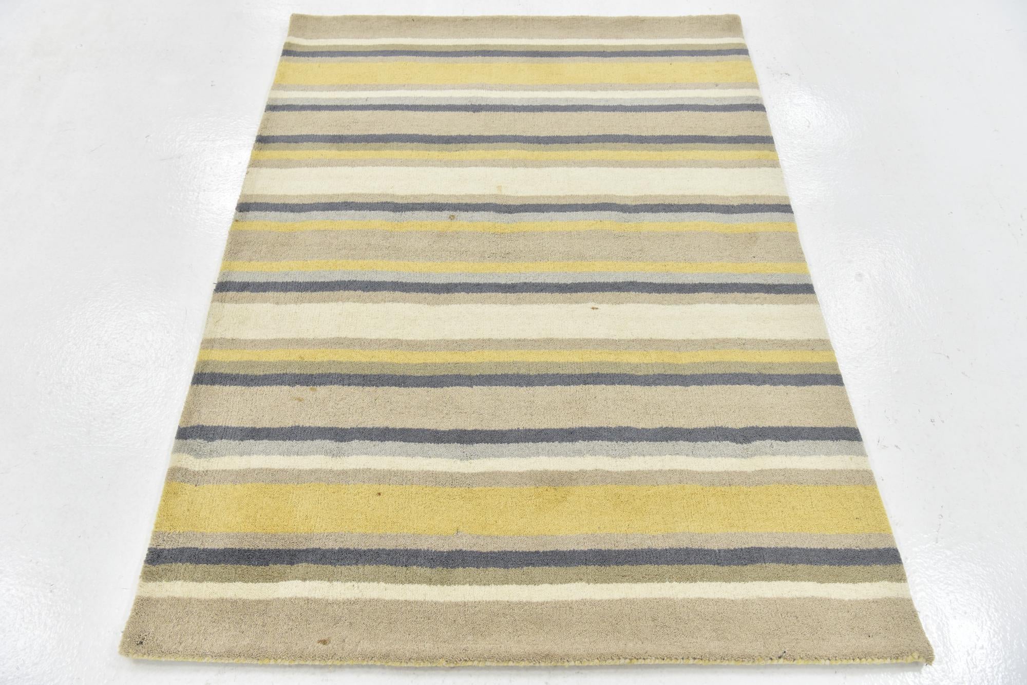 4' x 5' 7 Luna Wool Rug