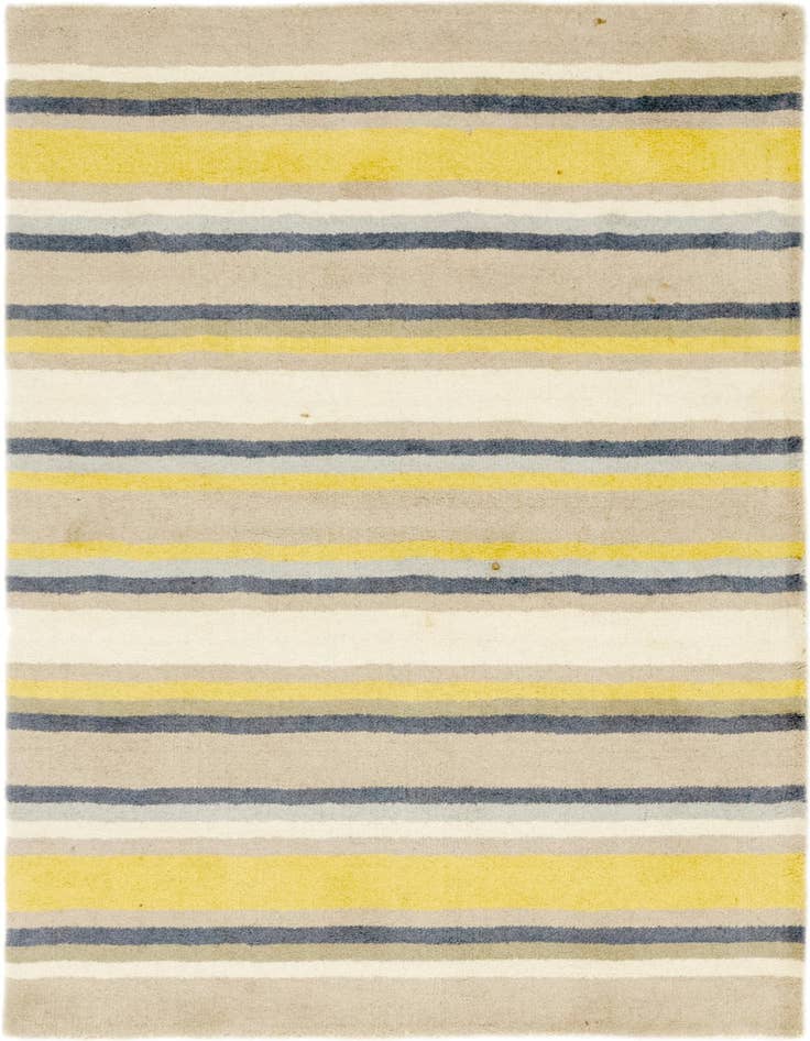 Detail image of 4' x 5' 7 Luna Wool Rug