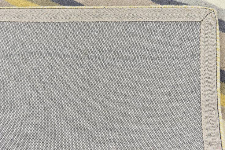 Detail image of 4' x 5' 7 Luna Wool Rug