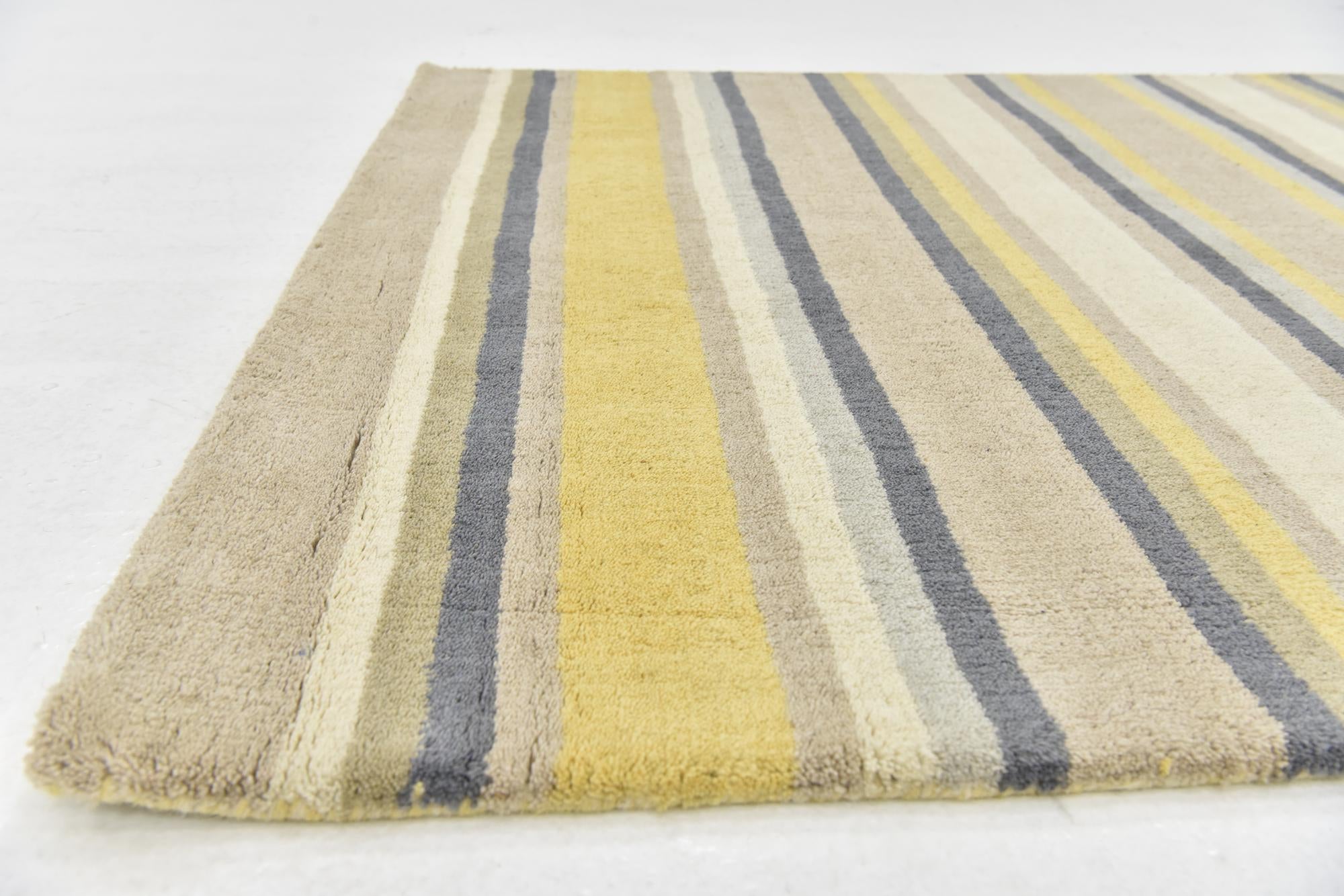 4' x 5' 7 Luna Wool Rug