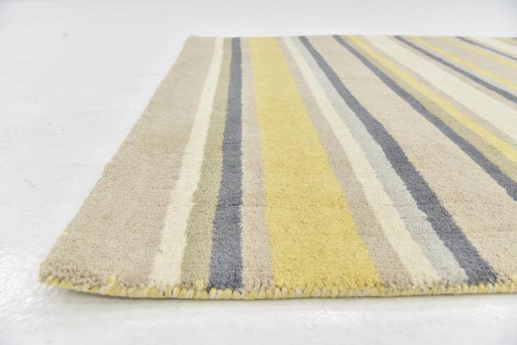 Detail image of 4' x 5' 5 Luna Wool Rug