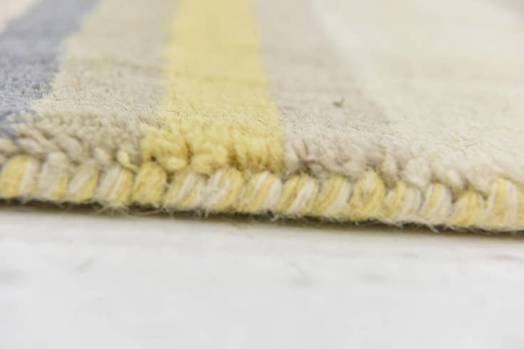 Detail image of 4' x 5' 5 Luna Wool Rug
