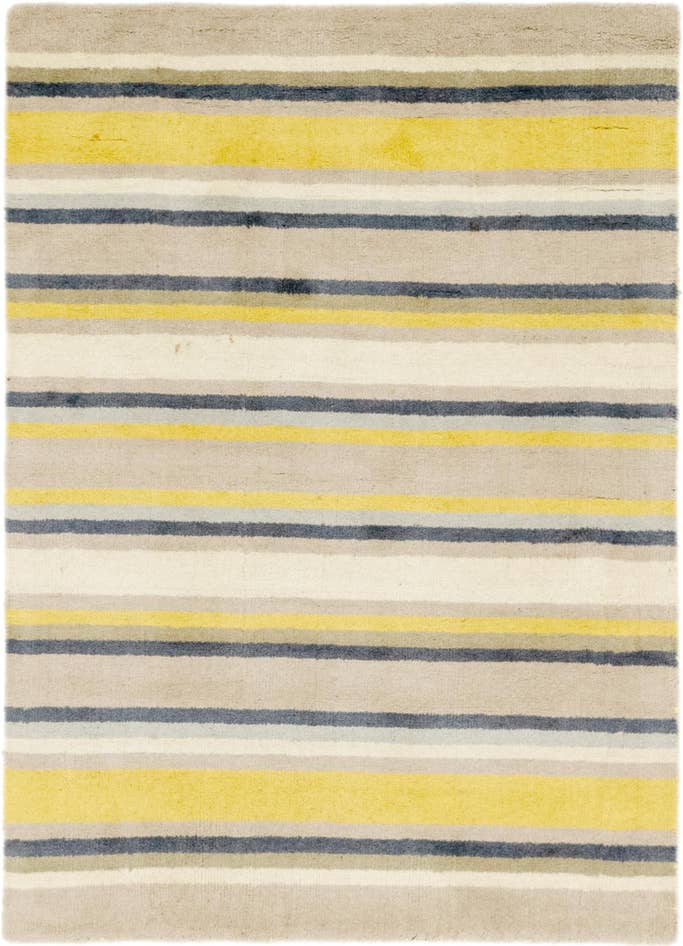 Detail image of 4' x 5' 5 Luna Wool Rug