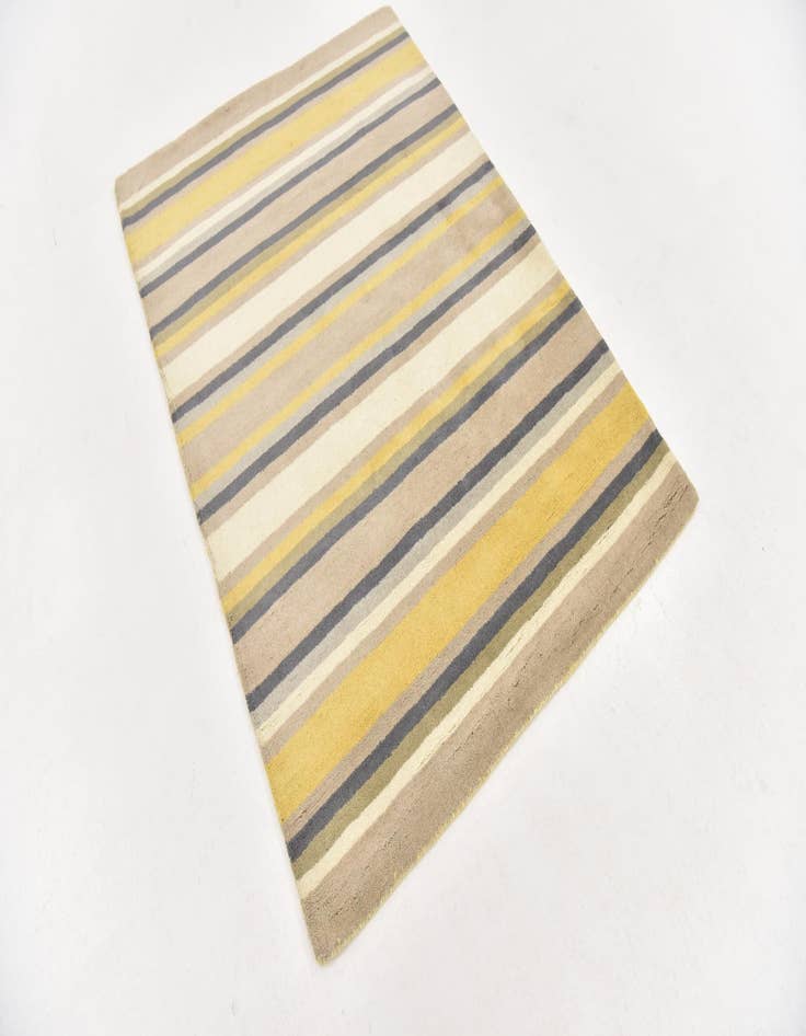 Detail image of 4' x 5' 6 Luna Wool Rug