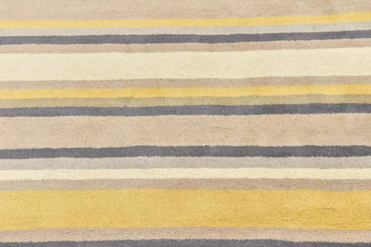 Detail image of 4' x 5' 6 Luna Wool Rug