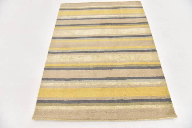 Detail image of 4' x 5' 6 Luna Wool Rug