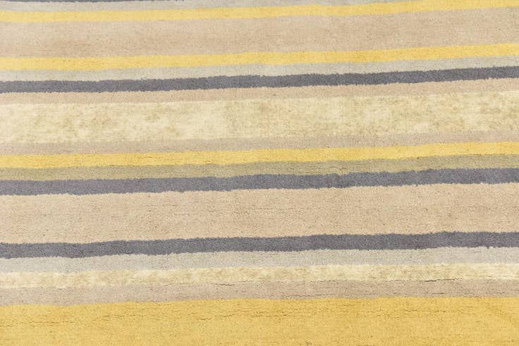 Detail image of 4' x 5' 6 Luna Wool Rug